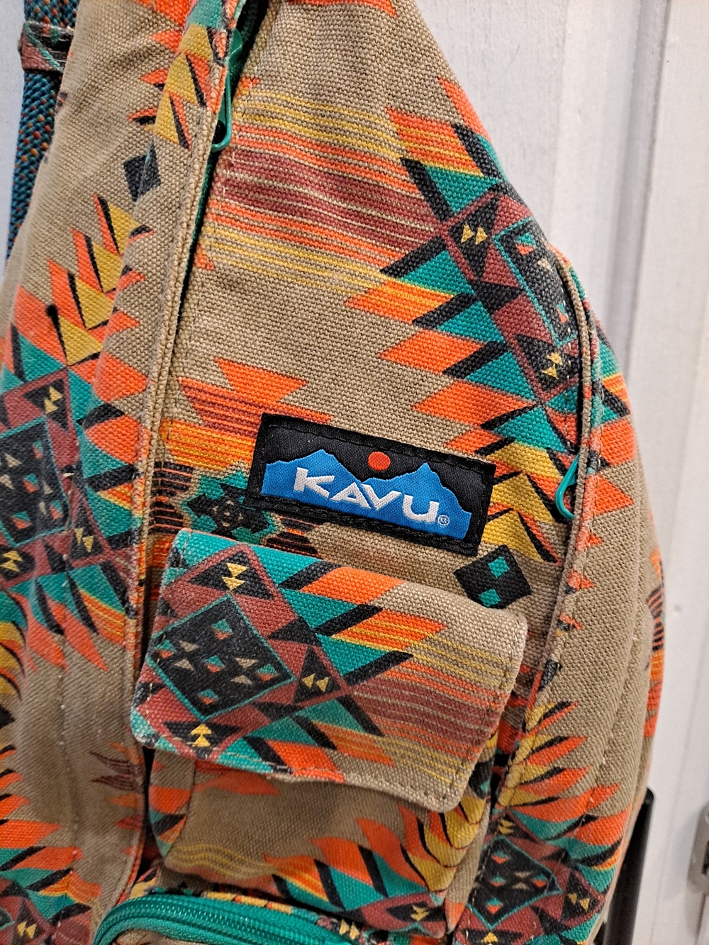 Kavu 'Mojave Dunes' Tan Rope Sling Bag Teal Orange Aztec Accents Canvas Tote - Picture 2 of 12